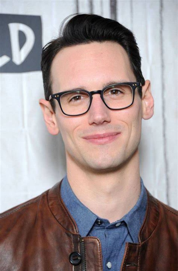 Cory Michael Smith Pets