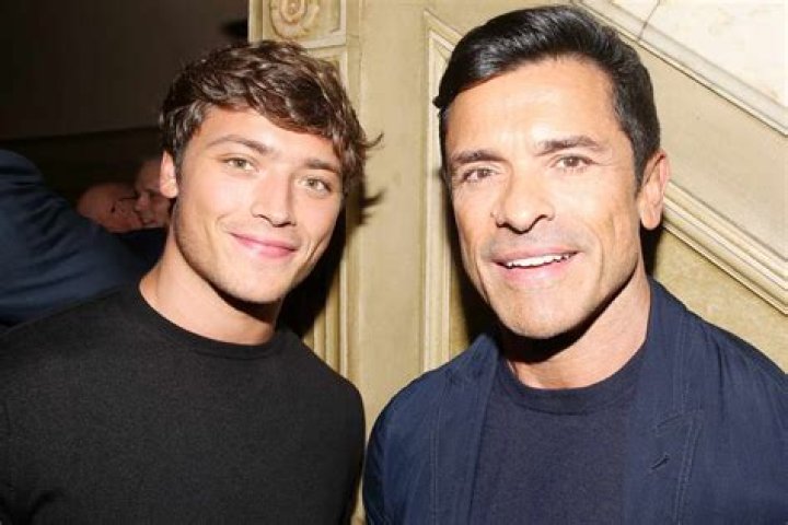 Joaquin Antonio Consuelos with his mother, Kelly Ripa and Her fellow host, Ryan Seacrest on an American talk show, Live With Kelly And Ryan.