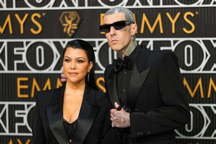 kourtney kadashian back with ex header