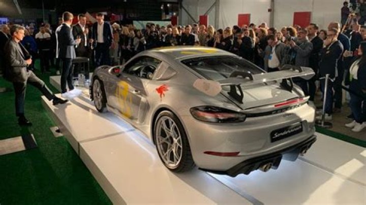 Patrick Dempsey owns Porsche 718.