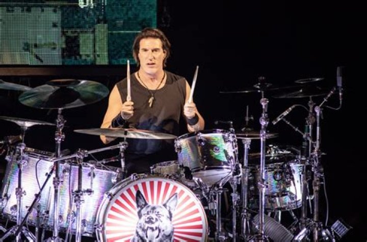 Sean Kinney's pet No Pets (Sean Kinney)