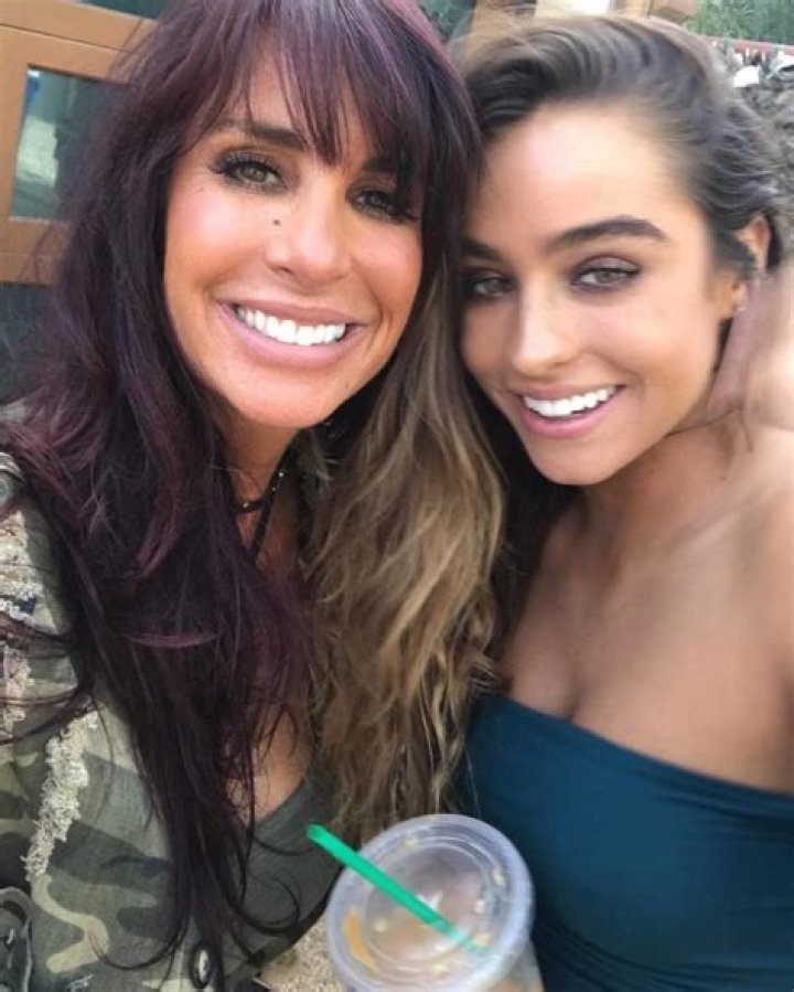 Sommer ray with her mother