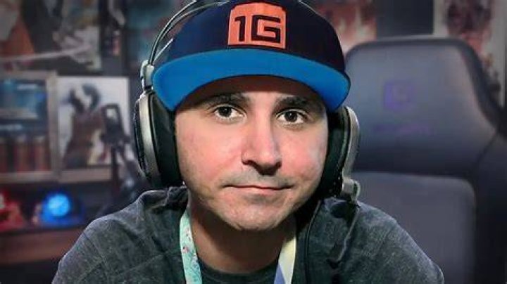 Summit1G (Jaryd Lazar)'s pet Enzo
