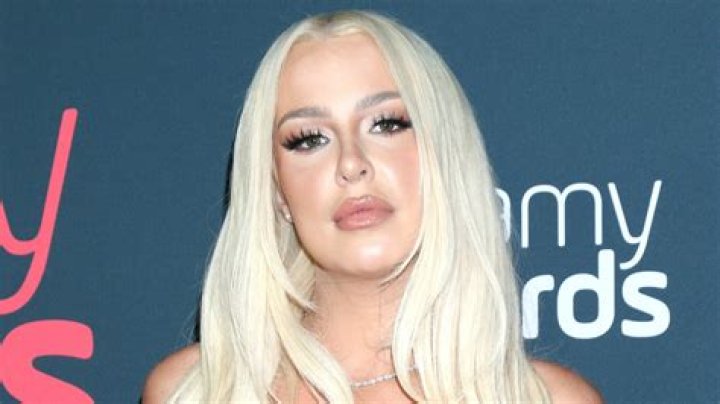Tana Mongeau's pet Lumen