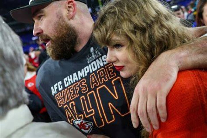 Taylor Swift and Travis Kelce have dinner at Waverly Inn on October 15, 2023 in New York City.